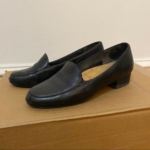 Trotters Monarch Slip On Loafer Black Leather Wide